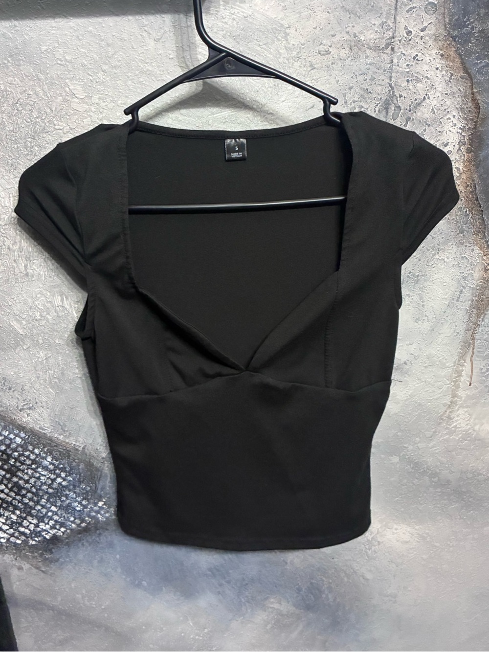 WOMENS SIZE SMALL BLACK LOW CUT SLEEVELESS TOP 🖤
